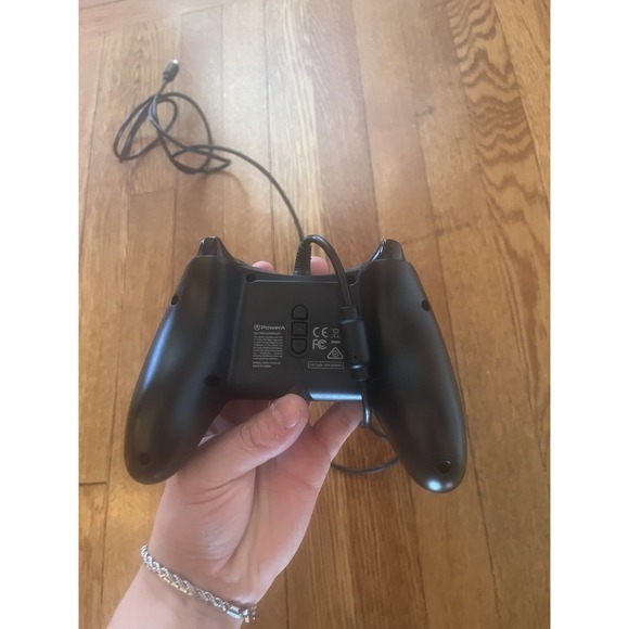 Microsoft Xbox One Wired PowerA‎ Controller Black & Silver - Picture 3 of 3